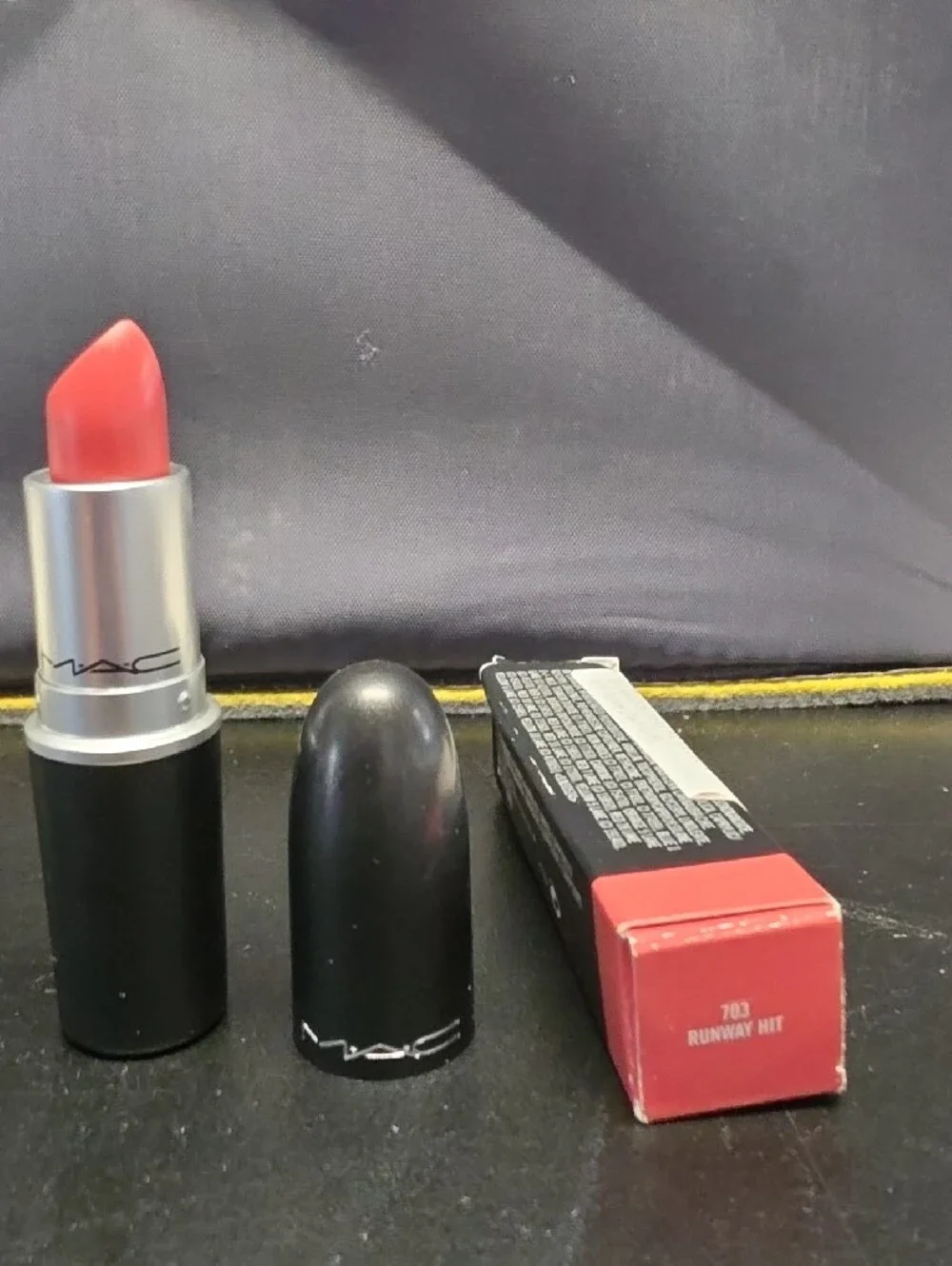 MAC Cosmetics Retro Matte Lipstick Runway Hit - new with box
